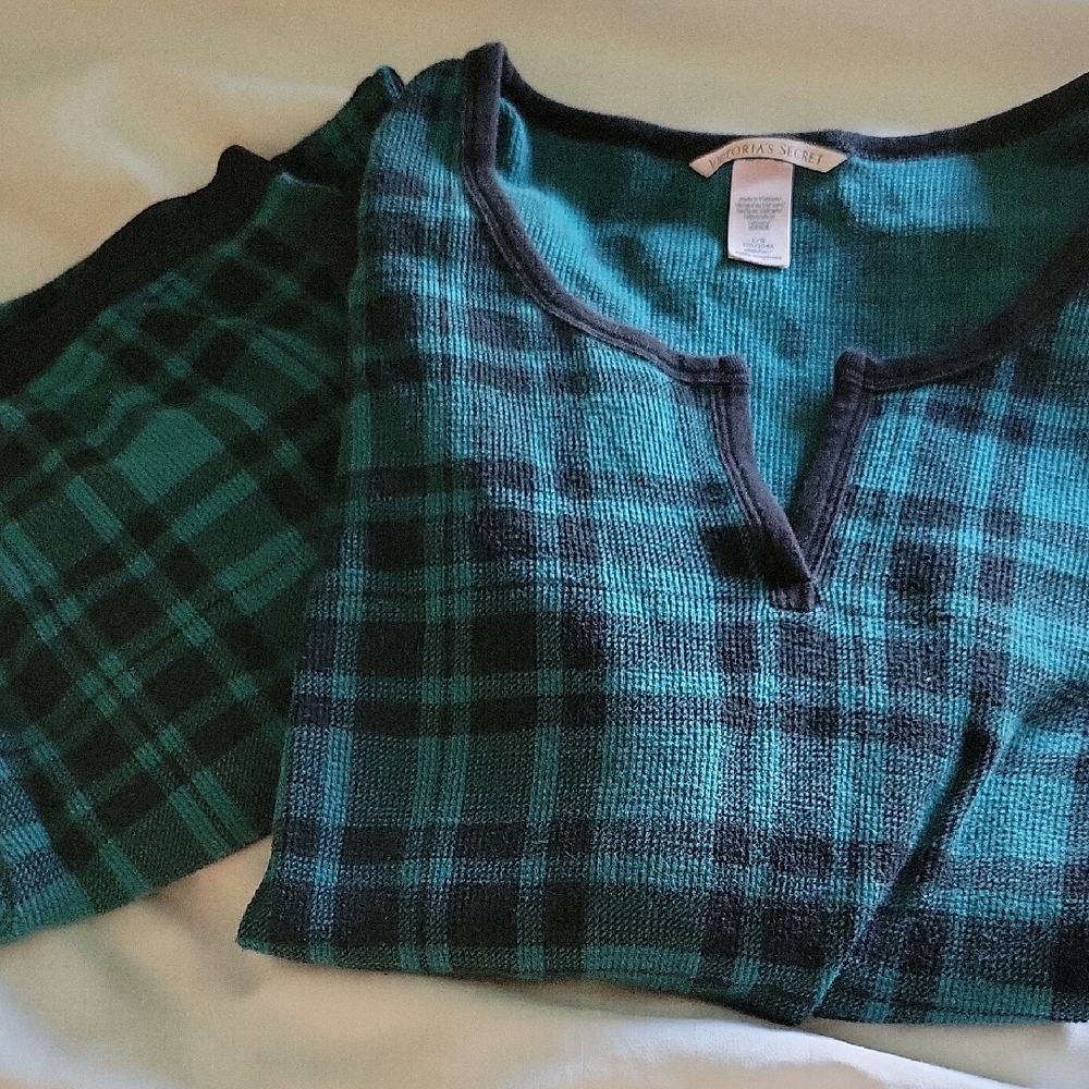 Victoria's Secret Green & Black Plaid Long Pajama Set